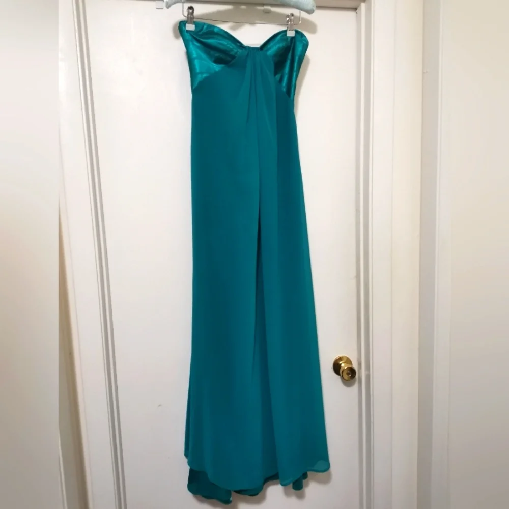 La Femme Green Prom Dress - Picture 1 of 7